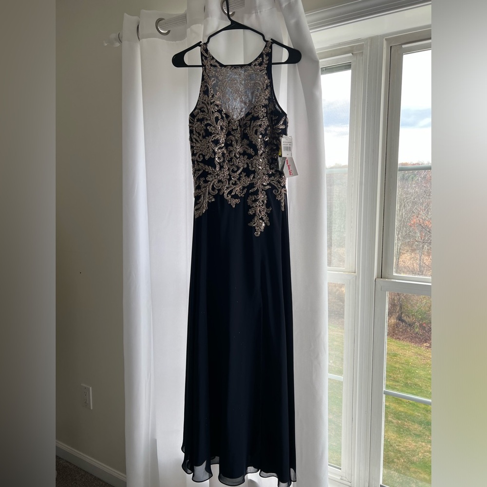 Betsy & Adam Petite Size 8 Sleeveless Beaded Halter Neck Chiffon Gown